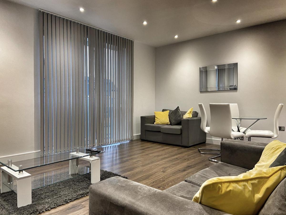 Amazing & Spacious 2 Bed 2 Bath Luxury Apartment With Balcony Free Wifi Sleeps 6 Bushey Exterior foto